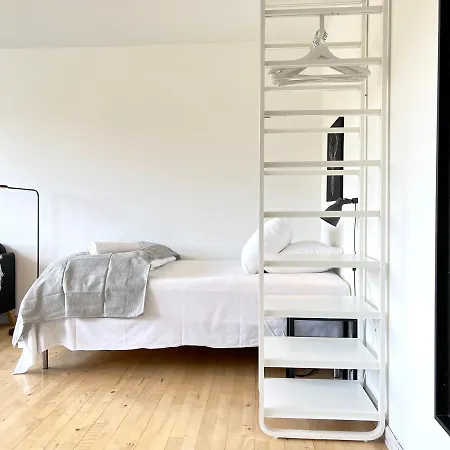 Studio In Glostrup, Hovedvejen 70, *